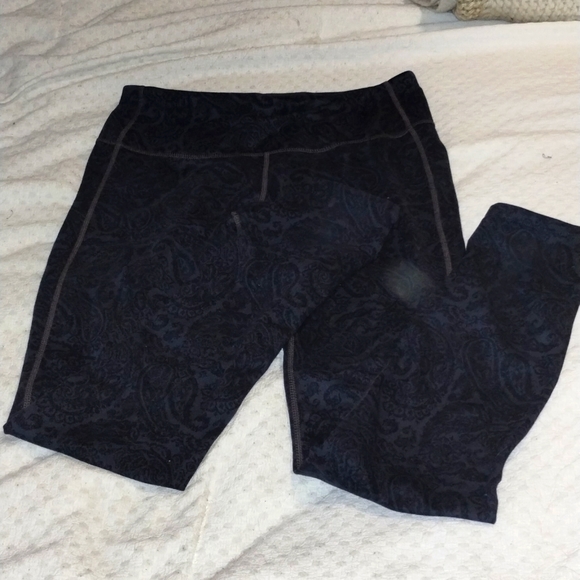 Athleta Pants - Athleta paisley print leggings